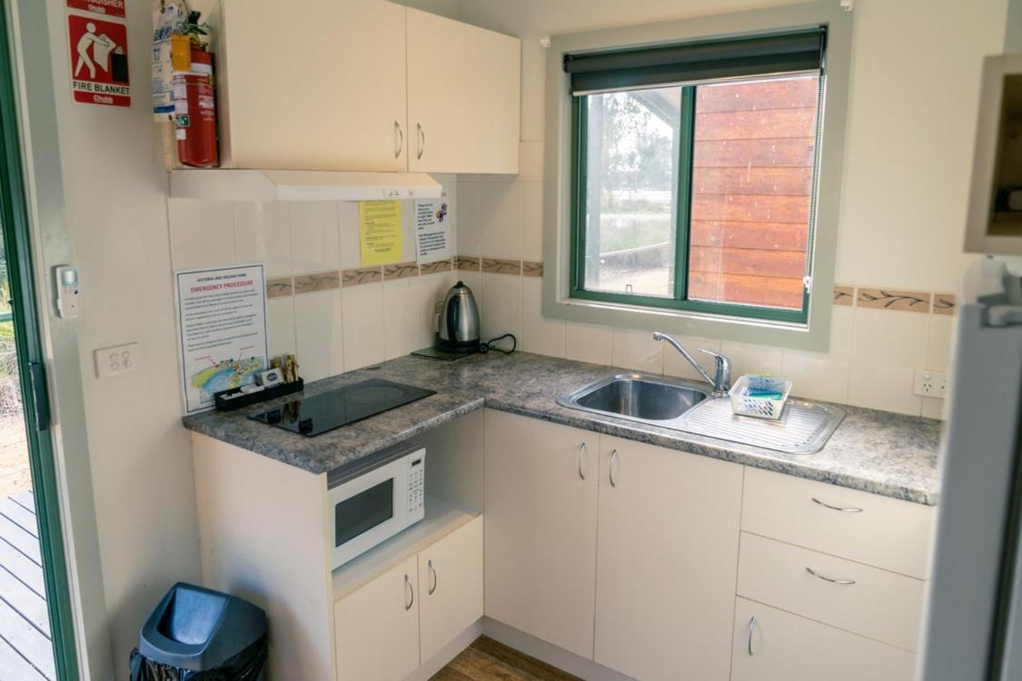Victoria Lake Holiday Park Shepparton Extérieur photo