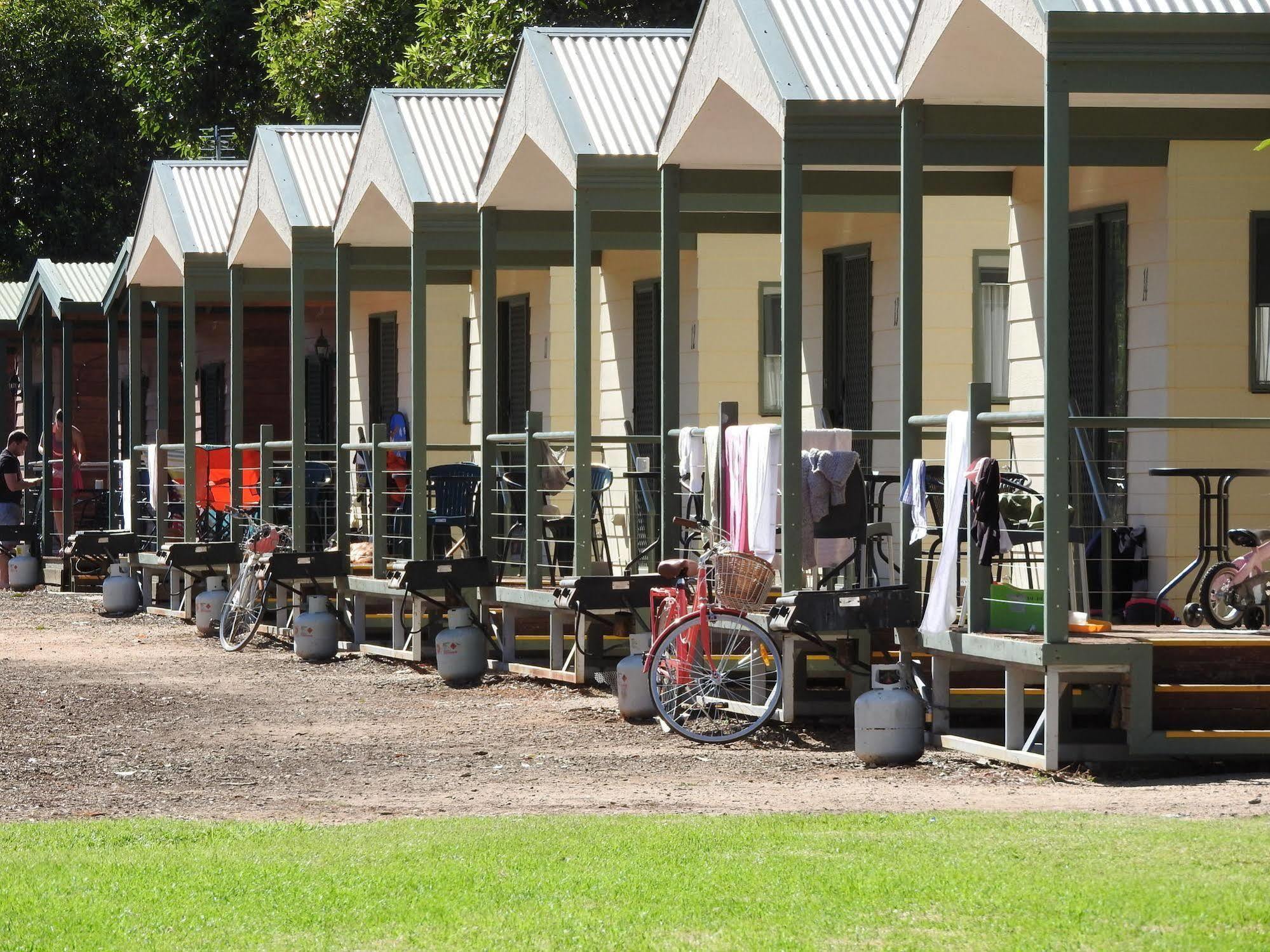 Victoria Lake Holiday Park Shepparton Extérieur photo
